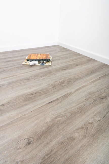 Piso Vinilico Milan 5.5mm ( 4+1,5 EVA / 0.3 wl )