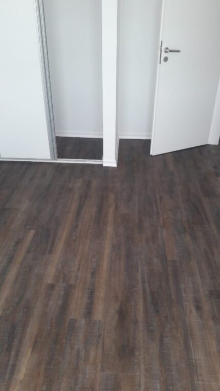 Piso Vinilico Roble Helenico Oscuro CLT-982