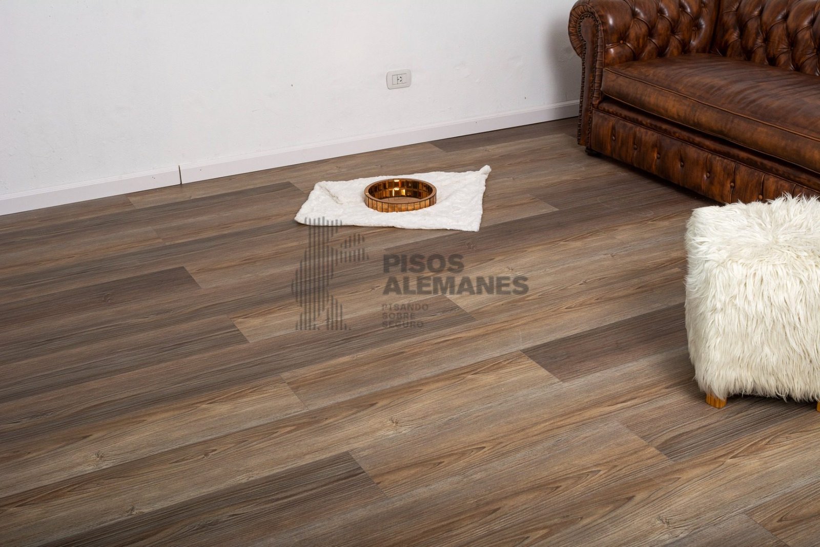 pisos_alem_baja_20_of_70_.jpg Nordico 6003 - Piso Vinilico SPC - Image 1