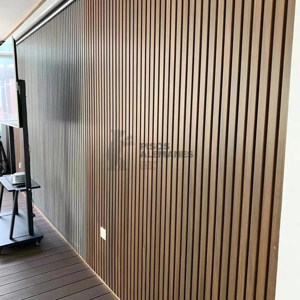 revestimiento-wpc-tabaco-ambiente Revestimiento Pared Exterior Color 5 Tabaco Acanalado Vertical - Image 1