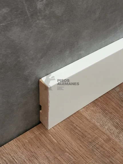 Zocalo Cuadrado Blanco MDF ((15mm*6cm*2,75m)