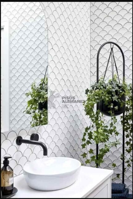 Mosaico Fish Scale White 259 x 273 mm
